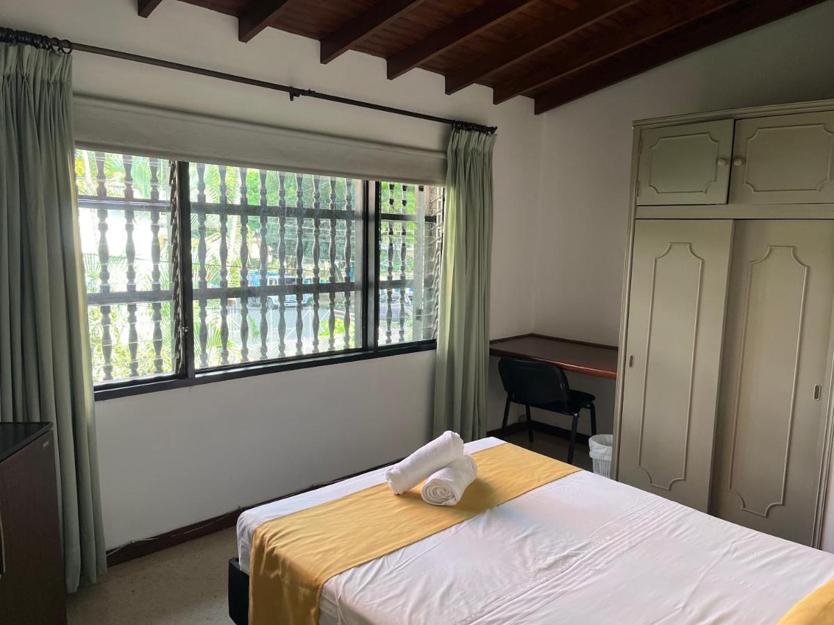 Casa Rosales Hotel Medellin Luaran gambar